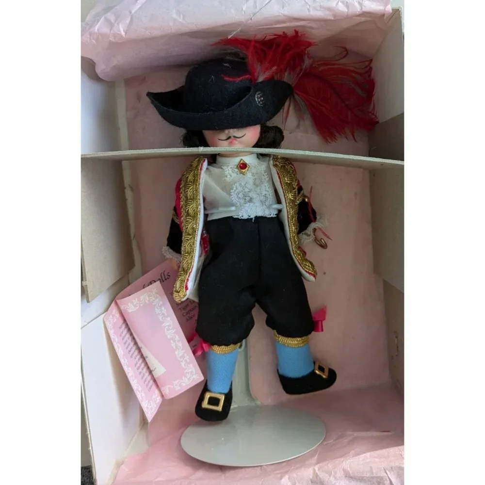 Madame Alexander Captain Hook Storyland Doll 8-Inch, copyright 1998 In Original - Picture 4 of 6